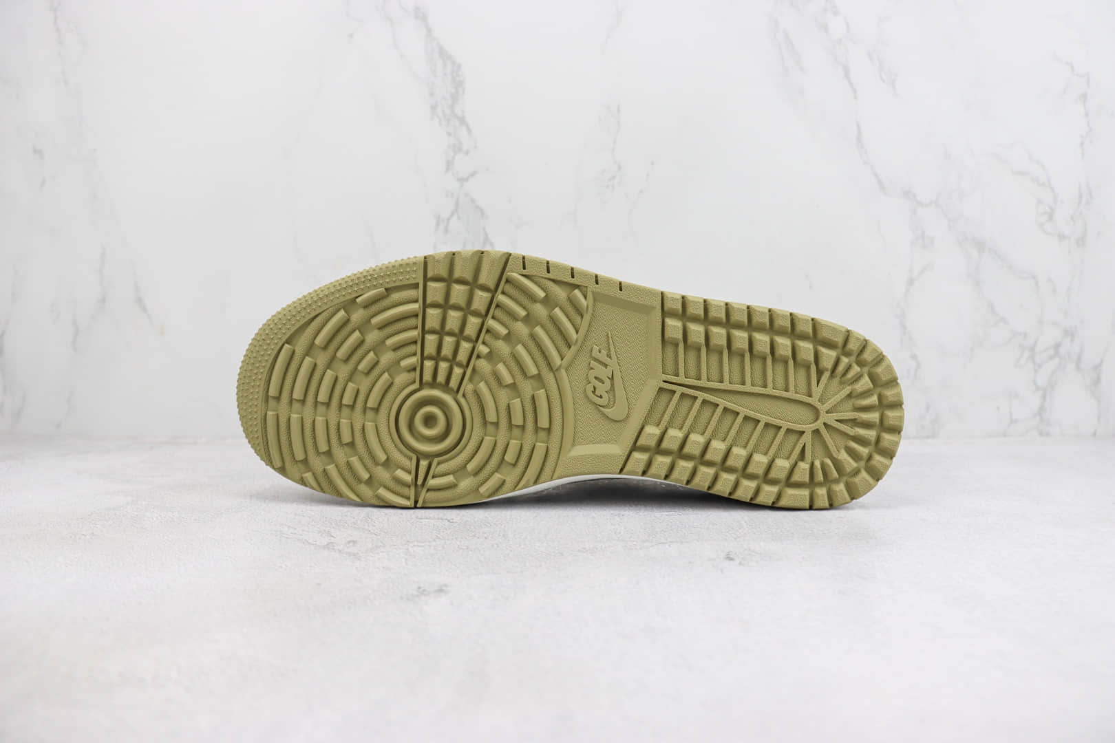 乔丹Travis Scott x Air Jordan 1 Low Golf纯原版本高尔夫AJ1低帮敏感内容联名橄榄绿白黑倒钩板鞋 莆田AJ货源 货号:FZ3124-200