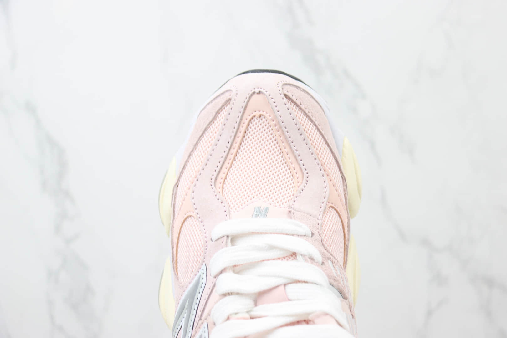 新百伦New Balance 9060纯原版本NB9060粉色复古慢跑鞋 莆田新百伦货源 货号:U9060CSP