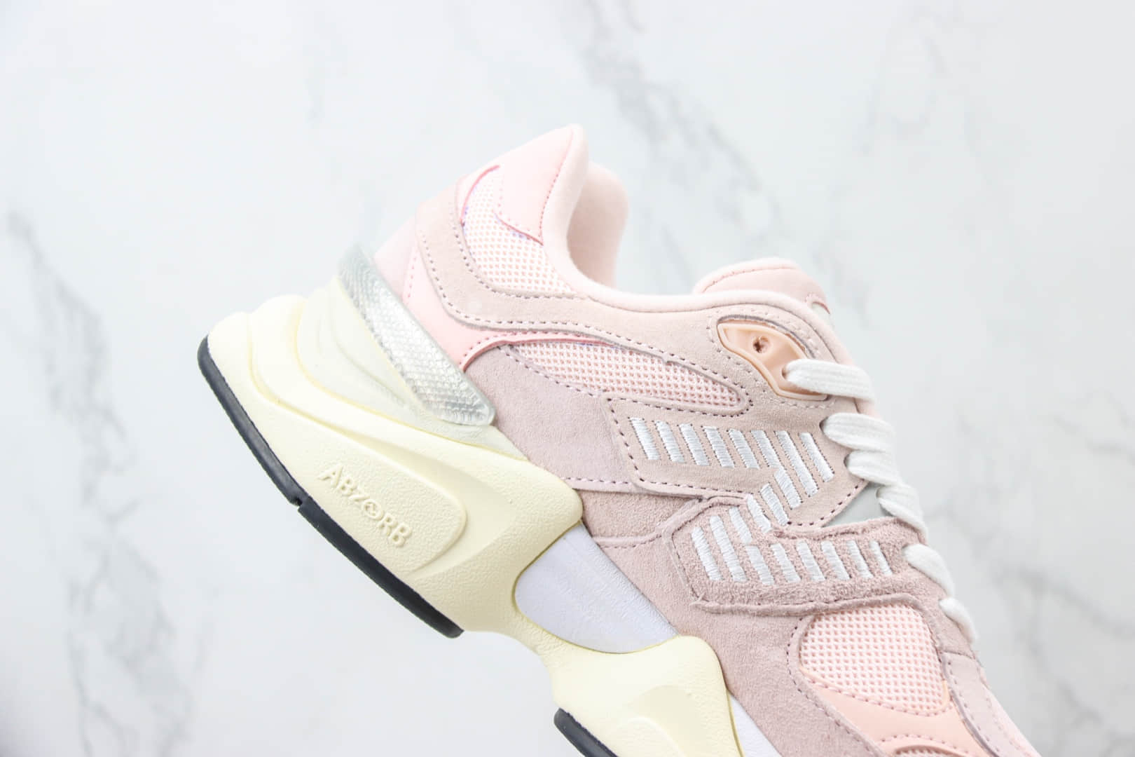 新百伦New Balance 9060纯原版本NB9060粉色复古慢跑鞋 莆田新百伦货源 货号:U9060CSP