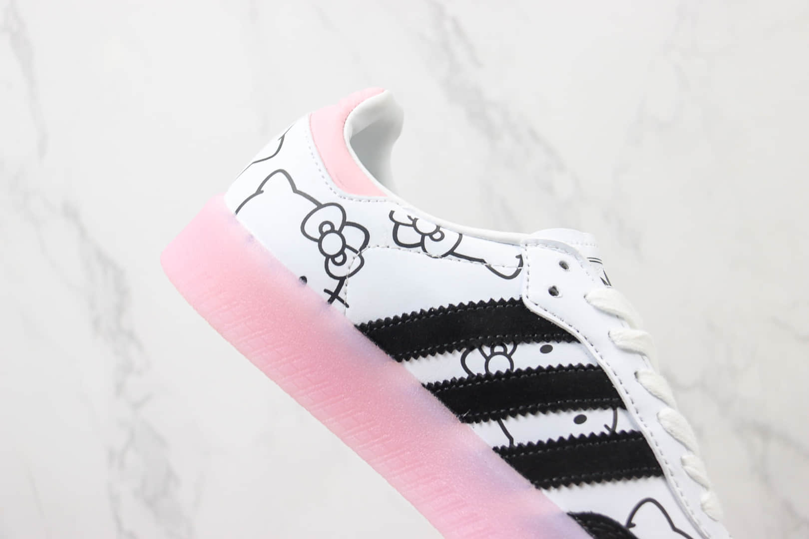 阿迪达斯KITH x Clarks x adidas Originals 8th Street Samba纯原版本凯蒂猫印花桑巴德训鞋 莆田阿迪达斯货源 货号:ID7295
