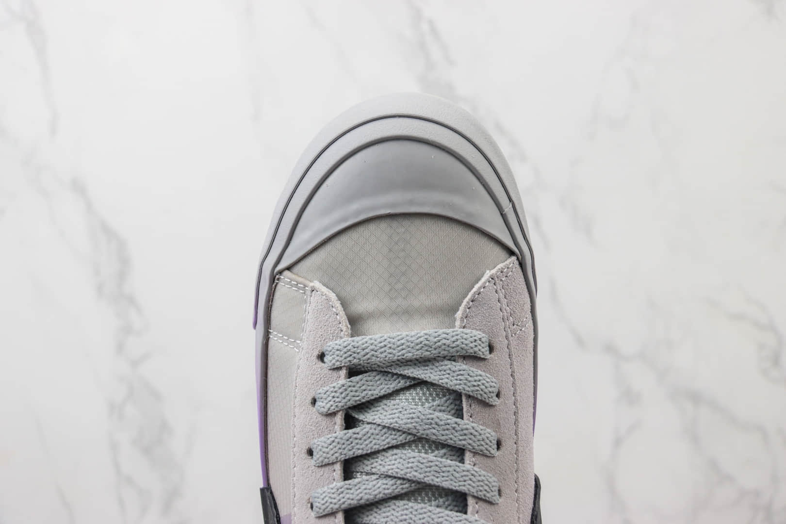 耐克Off-White X Nike Blazer Mid纯原版本中帮开拓者OW联名彩虹色板鞋 莆田耐克货源 货号:AA3832-002