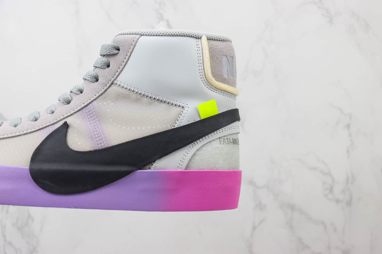 耐克Off-White X Nike Blazer Mid纯原版本中帮开拓者OW联名彩虹色板鞋 莆田耐克货源 货号:AA3832-002