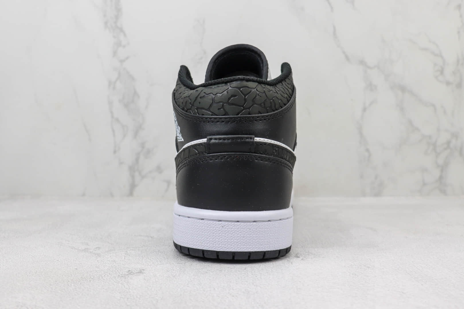 乔丹Air Jordan 1 Mid纯原版本中帮AJ1黑白爆裂纹篮球鞋 莆田AJ货源 货号:FB9911-001