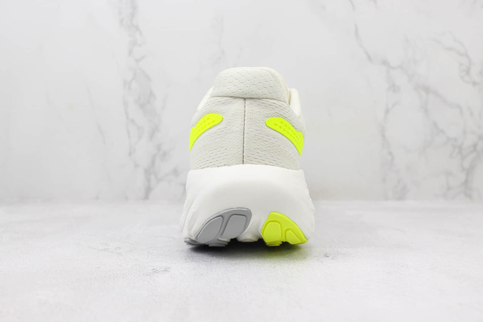 新百伦New Balance Fresh Foam 1080纯原版本NB1080米敏感内容透气跑鞋 莆田新百伦货源 货号:M1080F13