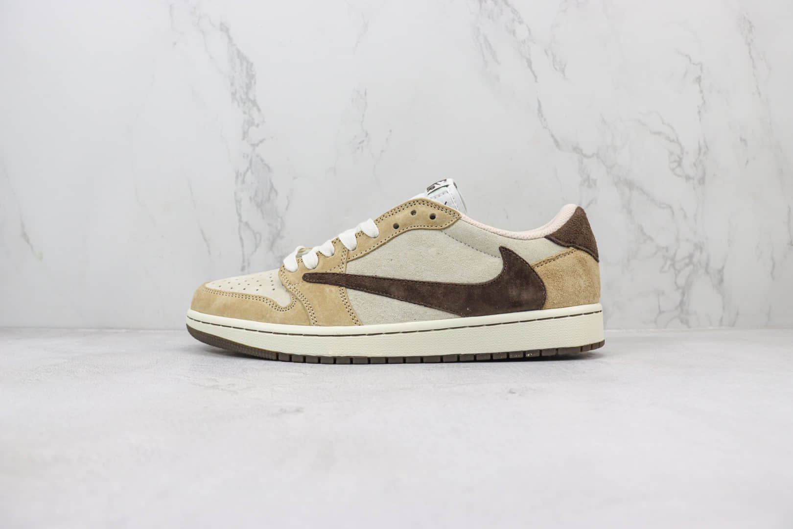 乔丹Travis Scott x Air Jordan 1 Low纯原版本敏感内容联名低帮AJ1卡其黄摩卡棕反钩篮球鞋 莆田AJ货源 (ID:101126) - 图片1