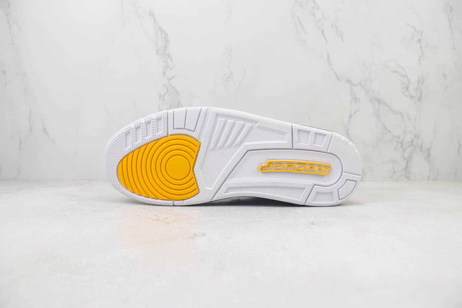 乔丹Air Jordan Legacy 312 Low纯原版本低帮AJ312白黑黄三合一篮球鞋 莆田耐克货源 货号:敏感内容7069-137