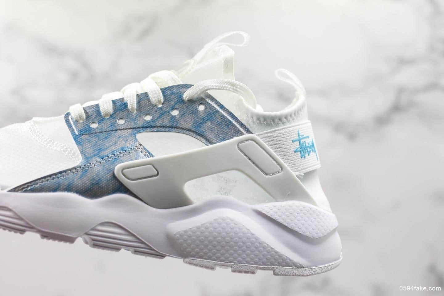 耐克Nike Air Huarache Run Premium公司级华莱士4代网纱透气运动休闲跑鞋鞋面采用进口半透明网纱面料透气和弹性十足 货号:875868-003