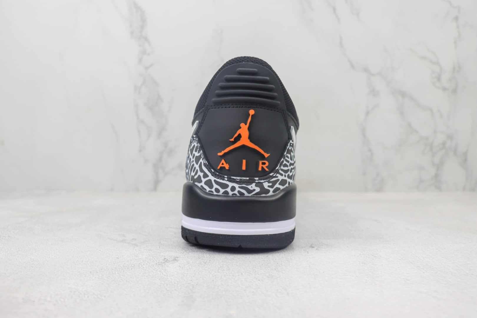 乔丹Air Jordan Legacy 312 Low纯原版本AJ312黑白橙三合一篮球鞋 莆田AJ货源 货号：敏感内容7069-011