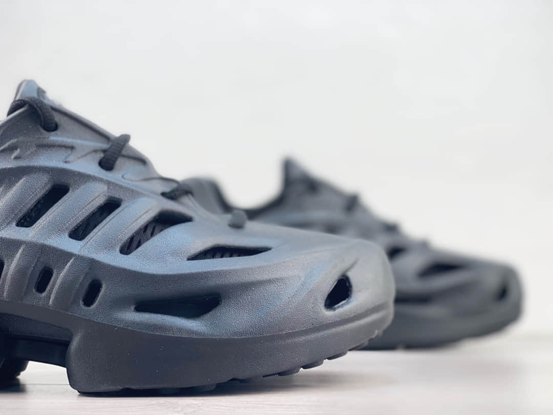 阿迪达斯adidas adiFOM Climacool “Triple Black”纯原版本黑色超轻一体清风洞洞鞋 莆田阿迪达斯货源 货号:IF3902