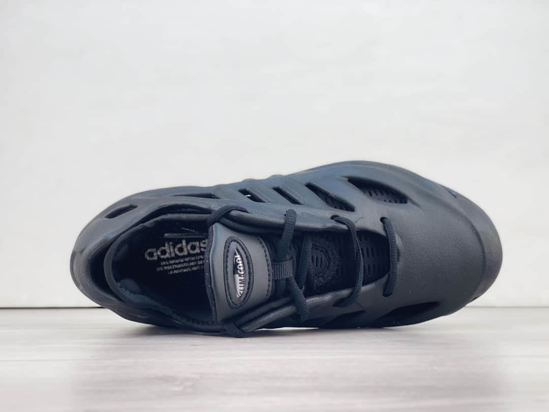 阿迪达斯adidas adiFOM Climacool “Triple Black”纯原版本黑色超轻一体清风洞洞鞋 莆田阿迪达斯货源 货号:IF3902