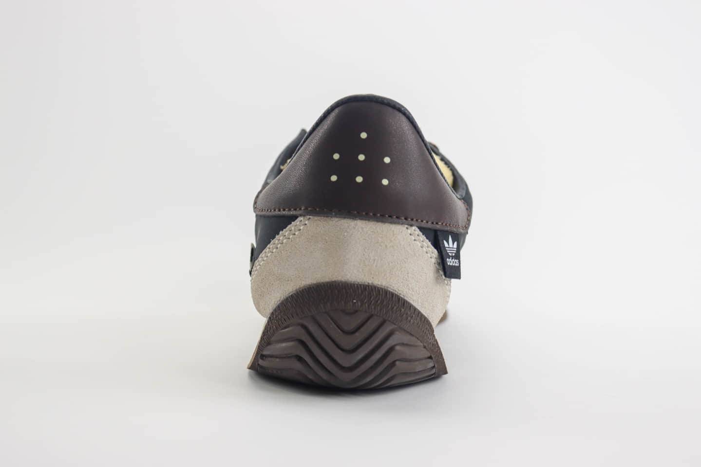 阿迪达斯SONG FOR THE MUTE x adidas originals Shadow turf纯原版本敏感内容TF联名三叶草黑棕色复古板鞋 莆田阿迪达斯货源 货号:ID3546