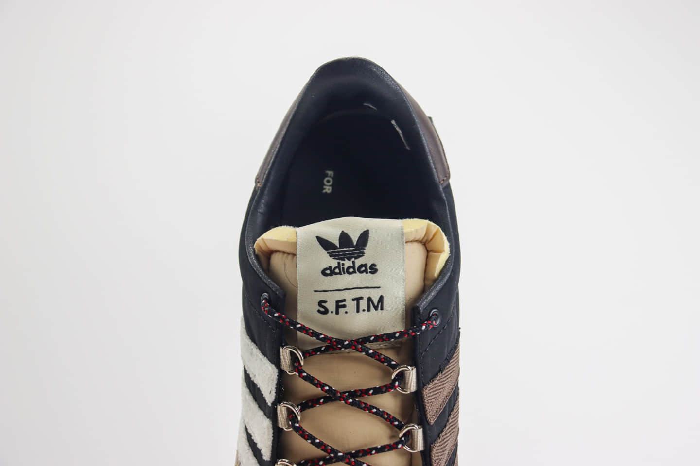阿迪达斯SONG FOR THE MUTE x adidas originals Shadow turf纯原版本敏感内容TF联名三叶草黑棕色复古板鞋 莆田阿迪达斯货源 货号:ID3546