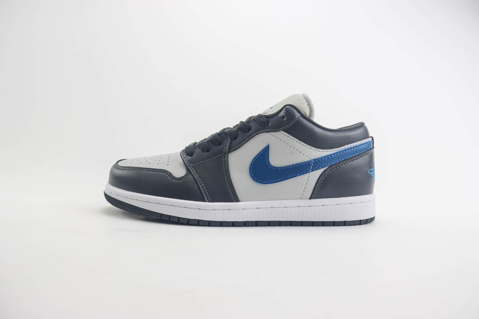 乔丹Air Jordan 1 Low纯原版本低帮AJ1白黑蓝篮球鞋 莆田AJ货源 货号:DC0774-040