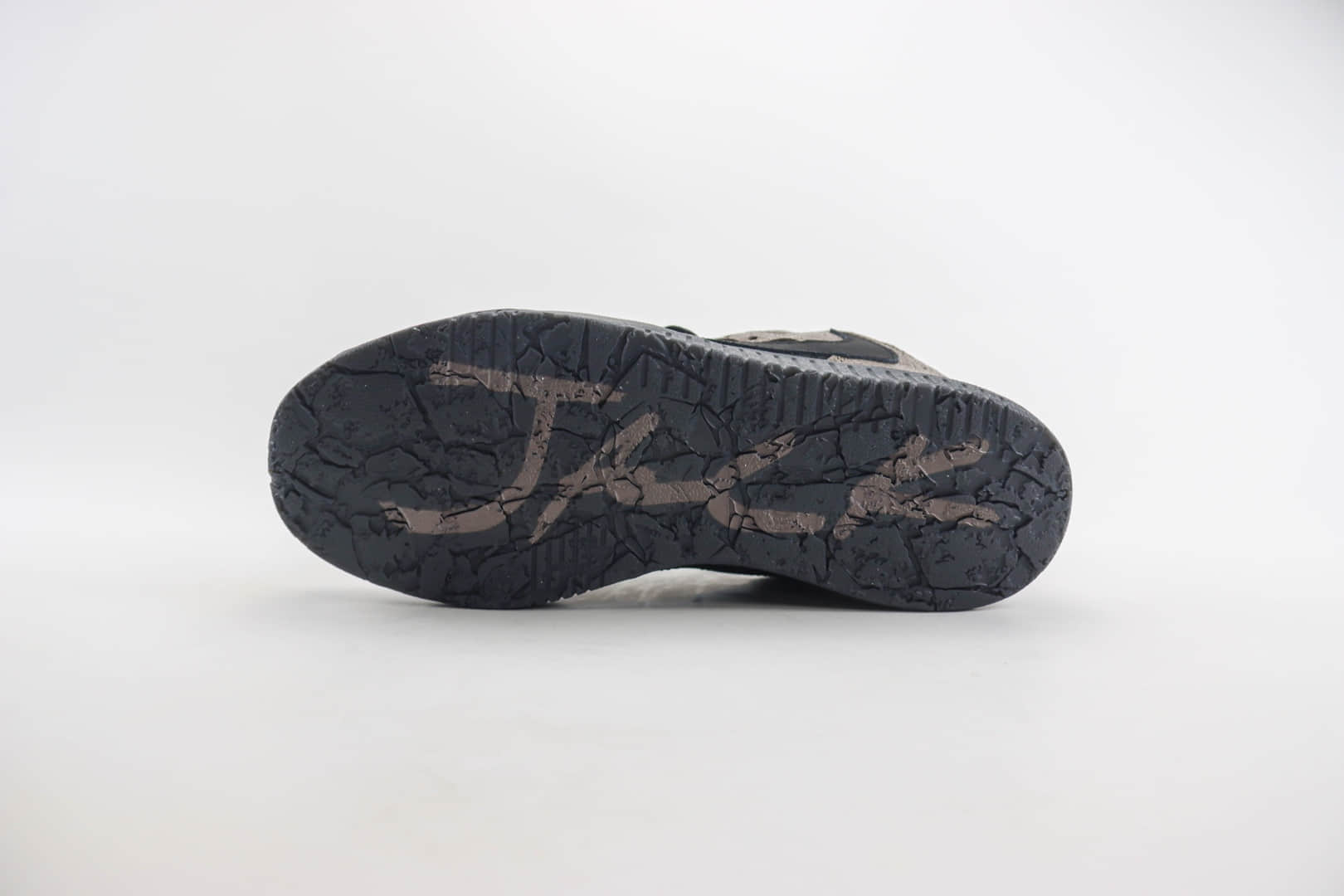 乔丹Travis Scott x Jordan Cut The Check TR纯原版本敏感内容联名黑棕色倒勾篮球鞋 莆田复刻鞋货源 货号：FZ8117-102