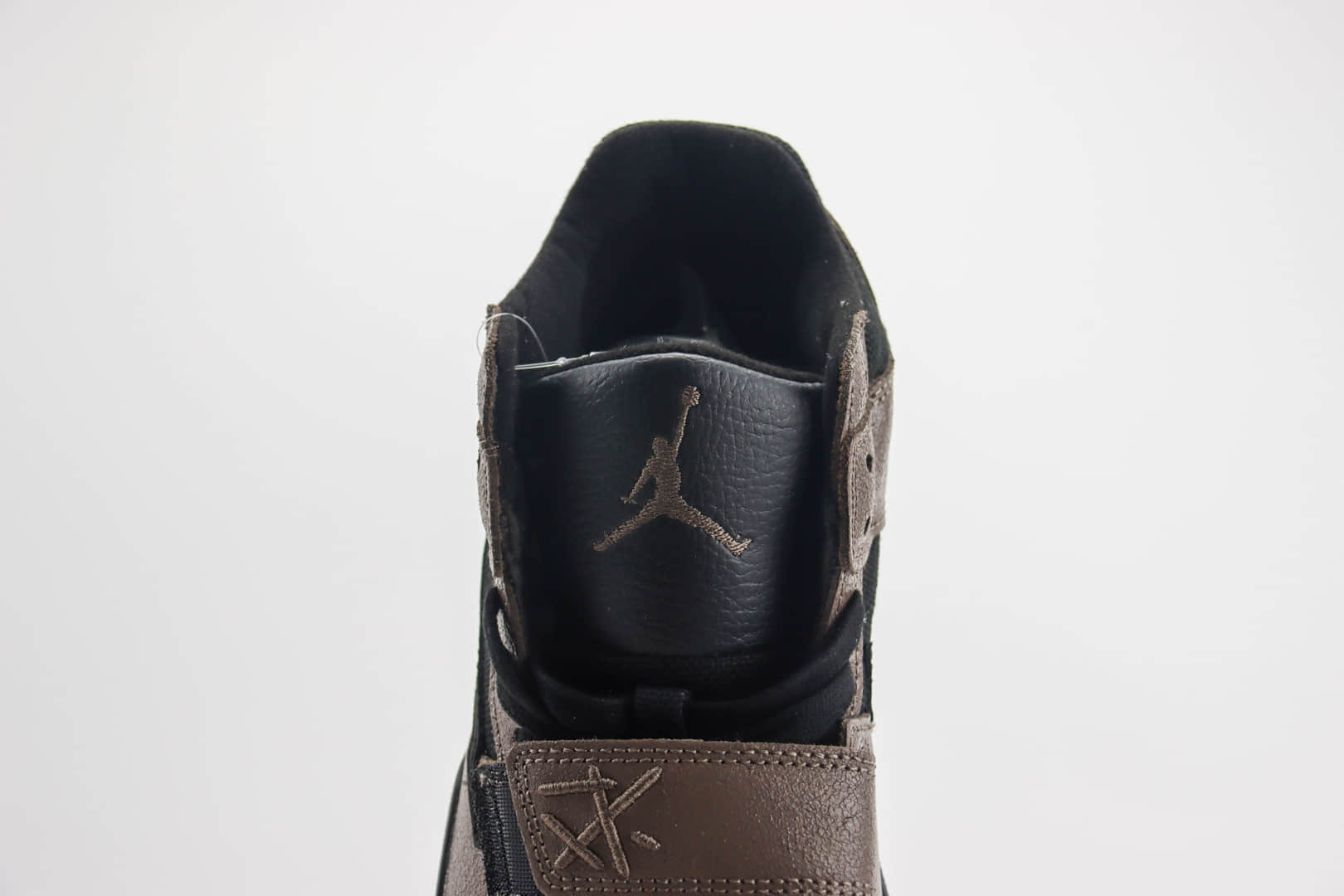 乔丹Travis Scott x Jordan Cut The Check TR纯原版本敏感内容联名黑棕色倒勾篮球鞋 莆田复刻鞋货源 货号：FZ8117-102