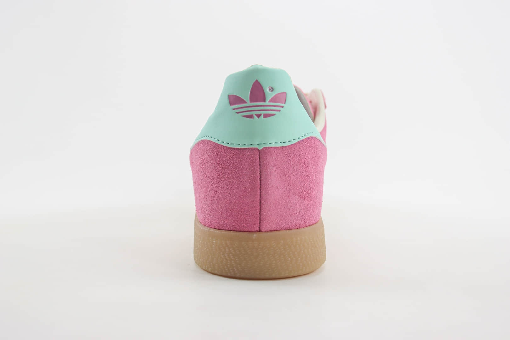 阿迪达斯adidas Originals Gazelle INdoor纯原版本三叶草粉蓝色麂皮板鞋 莆田阿迪达斯货源 货号:IH5015