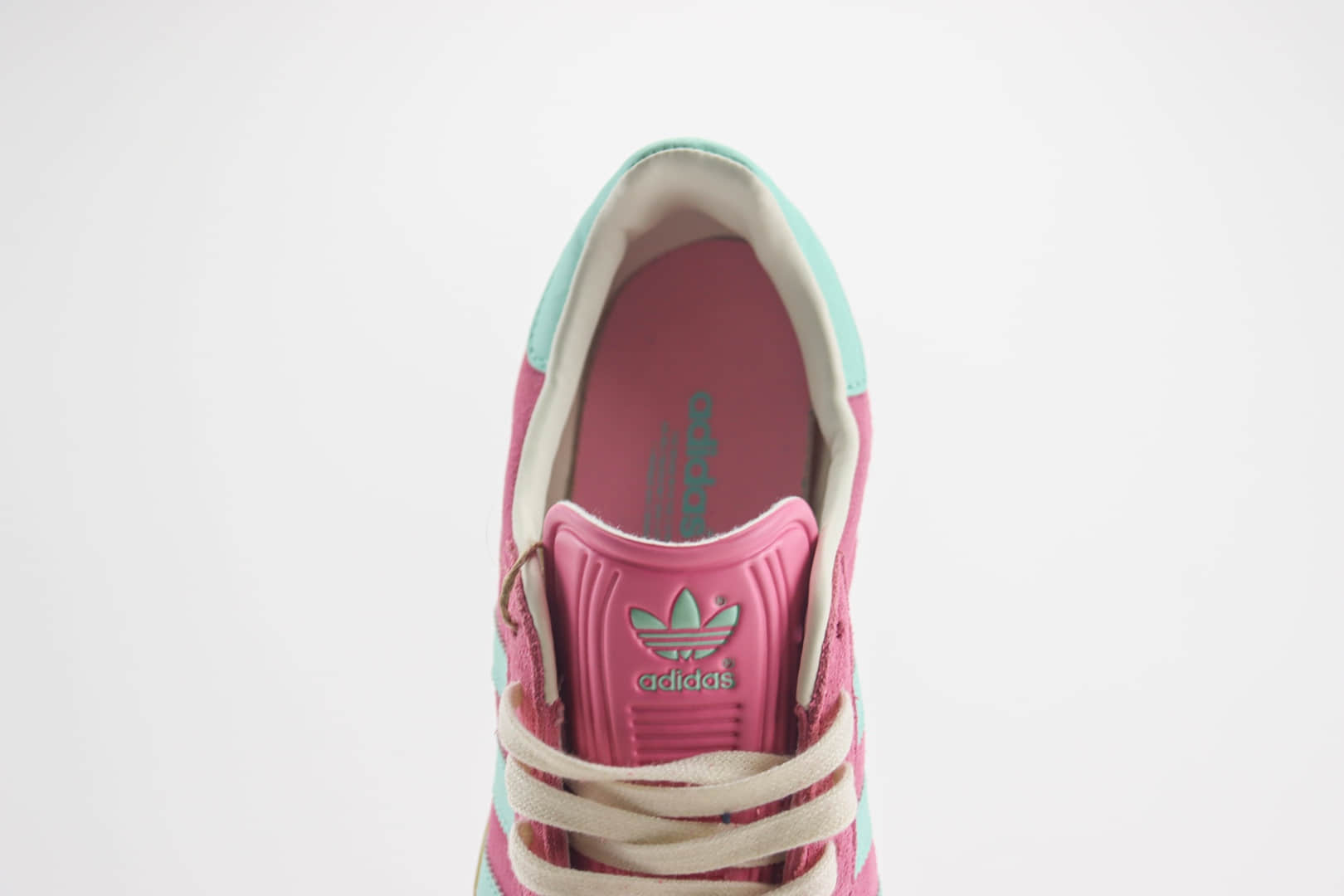 阿迪达斯adidas Originals Gazelle INdoor纯原版本三叶草粉蓝色麂皮板鞋 莆田阿迪达斯货源 货号:IH5015