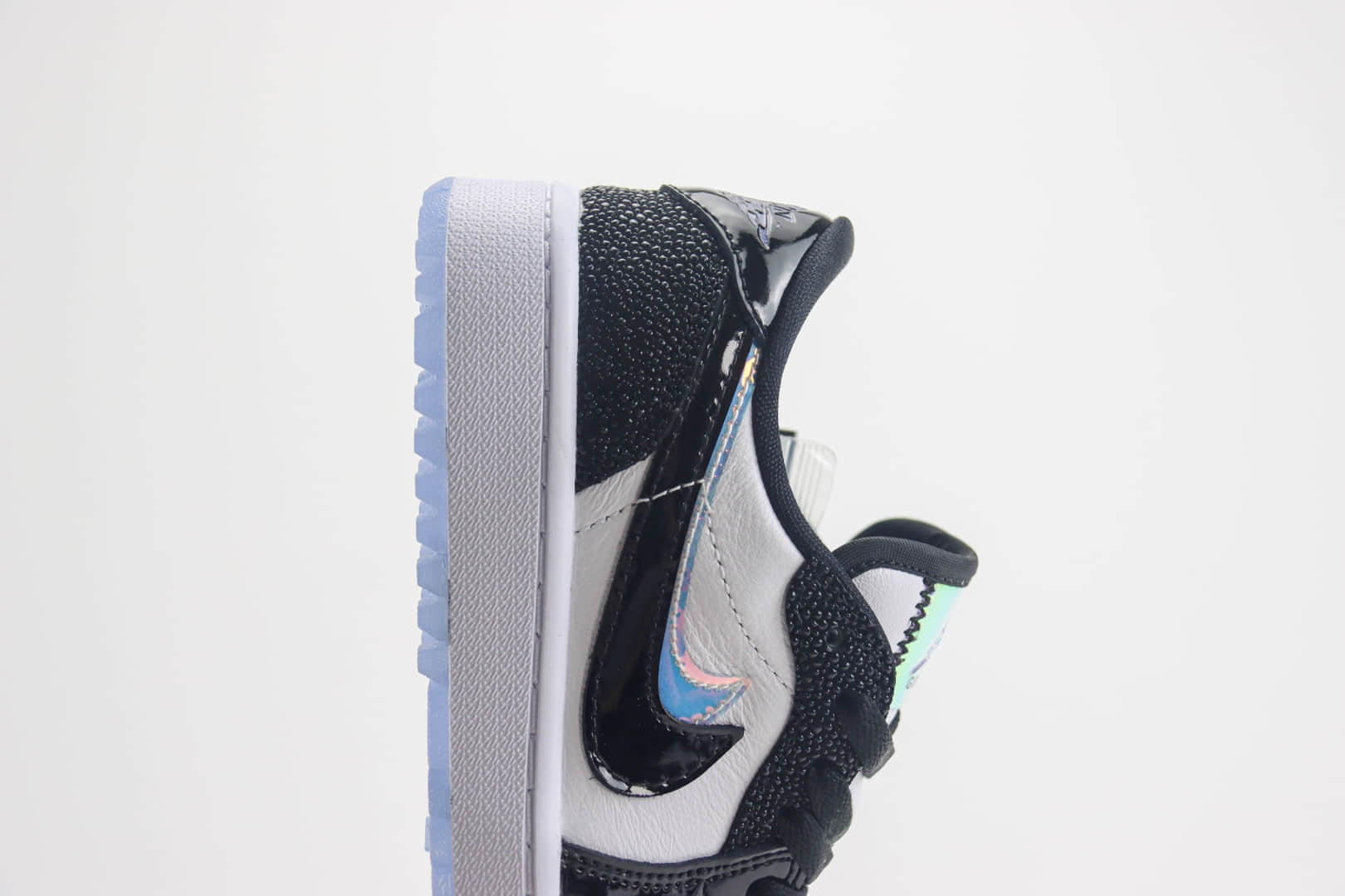 乔丹Air Jordan 1 Low Golf纯原版本高尔夫AJ1镭射漆皮黑白熊猫板鞋 莆田AJ货源 货号:FZ4159-100