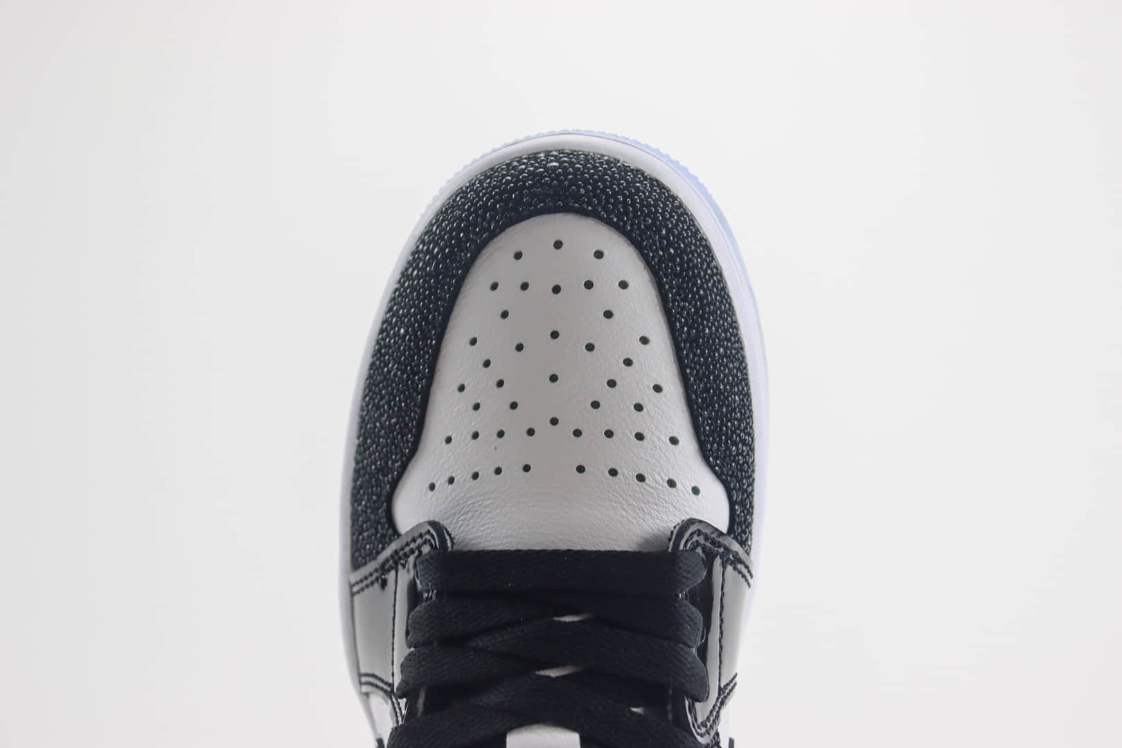 乔丹Air Jordan 1 Low Golf纯原版本高尔夫AJ1镭射漆皮黑白熊猫板鞋 莆田AJ货源 货号:FZ4159-100