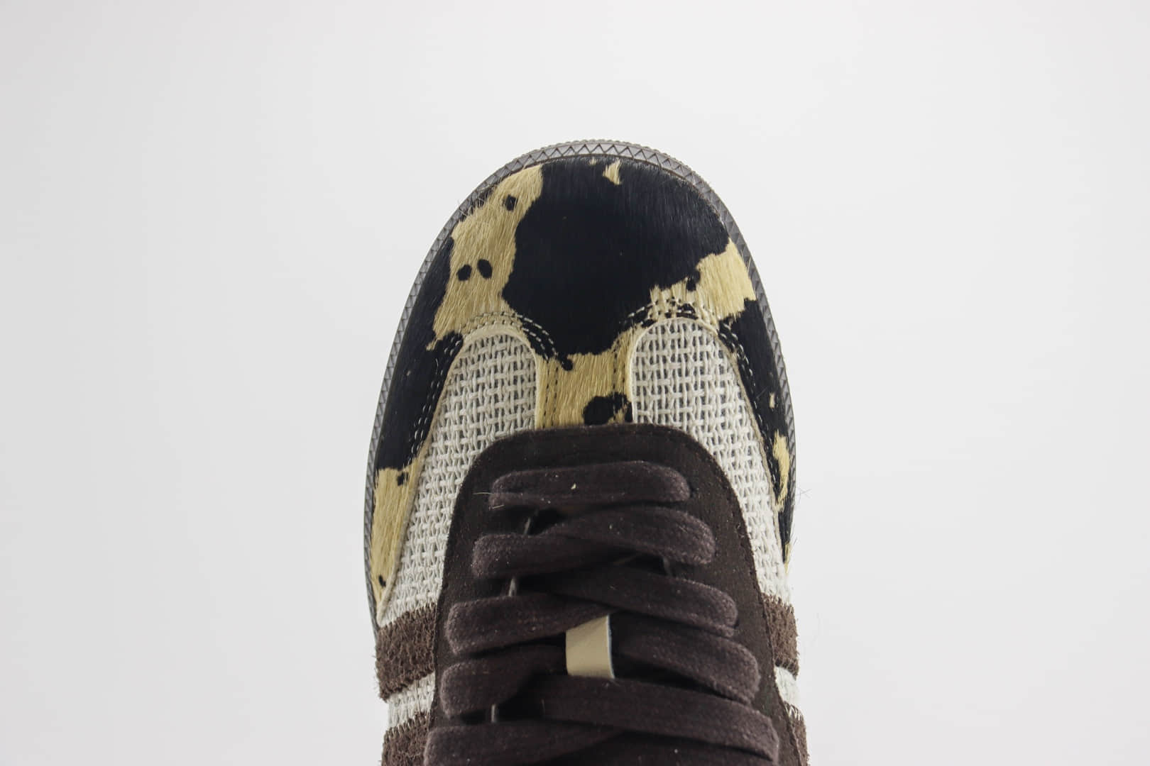阿迪达斯Notitle x adidas Originals Samba纯原版本米棕色奶牛纹复古桑巴板鞋 莆田阿迪达斯工厂 货号:ID6024