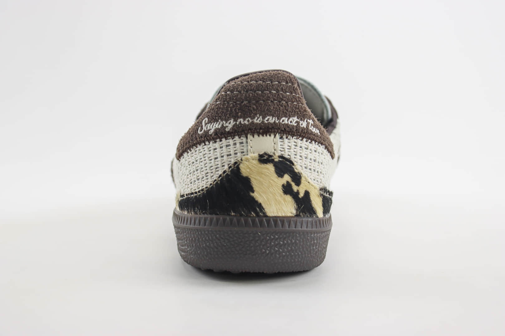 阿迪达斯Notitle x adidas Originals Samba纯原版本米棕色奶牛纹复古桑巴板鞋 莆田阿迪达斯工厂 货号:ID6024