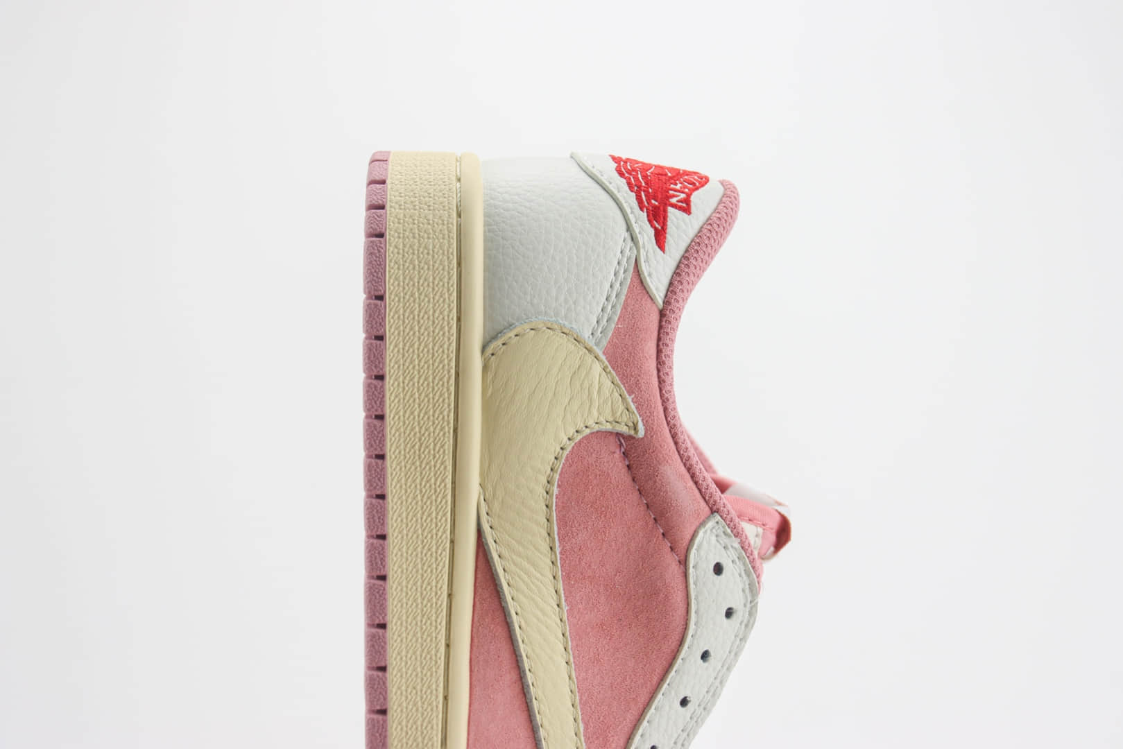 耐克Travis Scott x Air Jordan 1 Low纯原版本低帮AJ1桃粉白倒钩敏感内容联名板鞋 莆田耐克工厂 货号：DM7866-600
