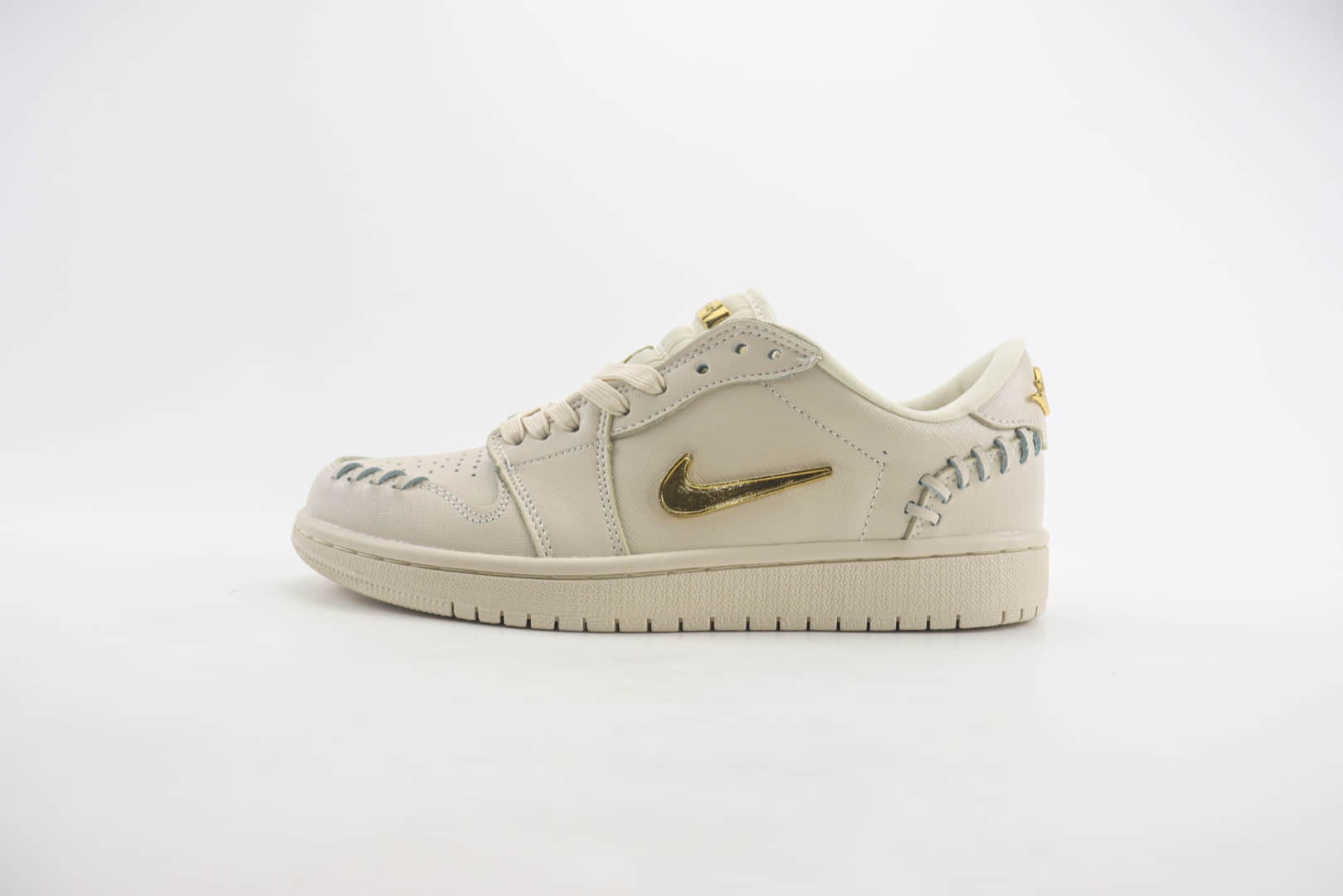 乔丹Air Jordan 1 Low纯原版本低帮AJ1米白金勾板鞋 莆田AJ货源 货号:FN5032-200