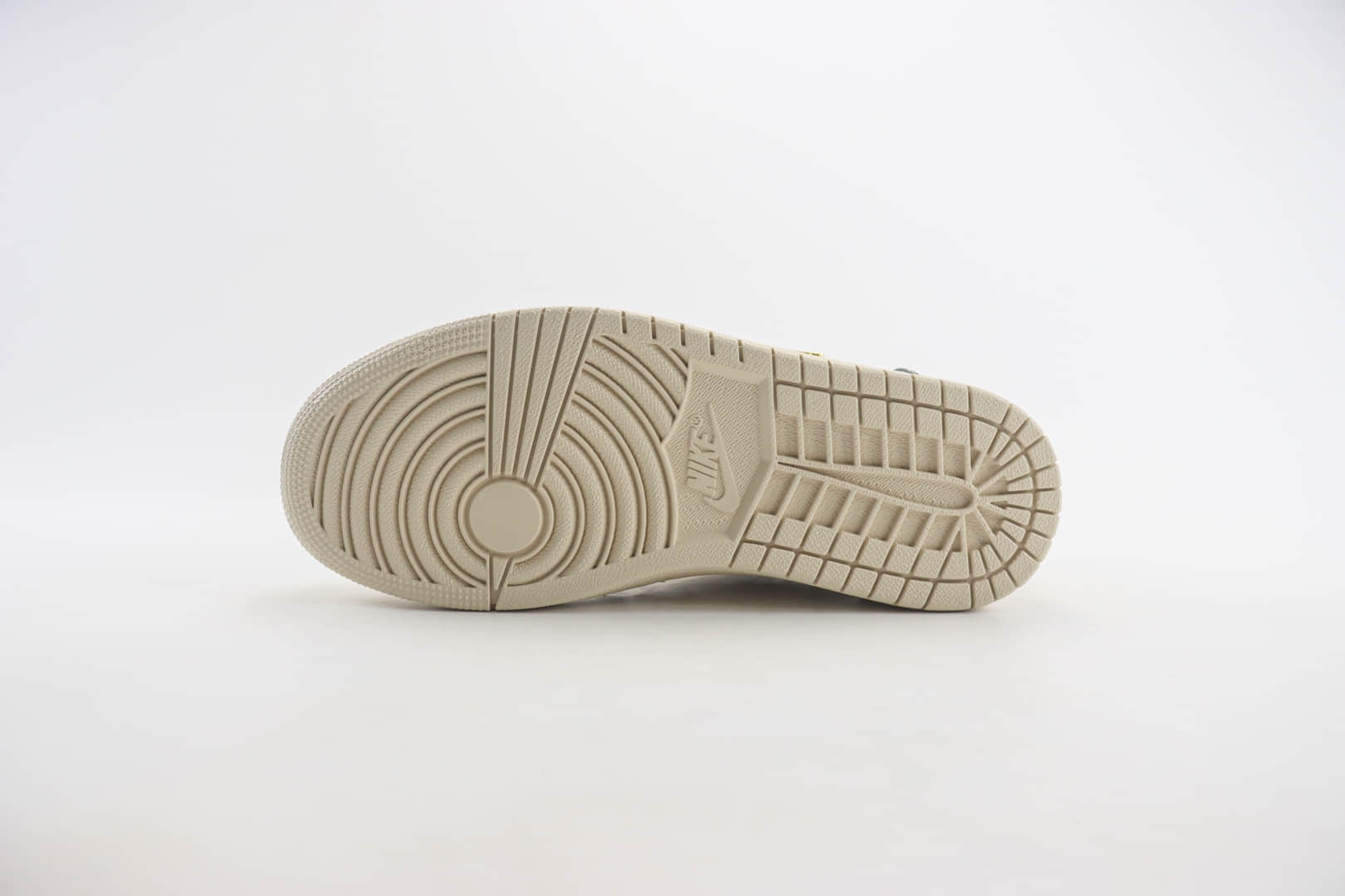 乔丹Air Jordan 1 Low纯原版本低帮AJ1米白金勾板鞋 莆田AJ货源 货号:FN5032-200