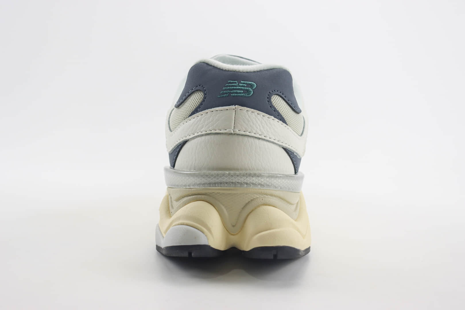 新百伦New Balance 9060纯原版本NB9060白蓝绿复古慢跑鞋 莆田新百伦货源 货号：U9060ESD