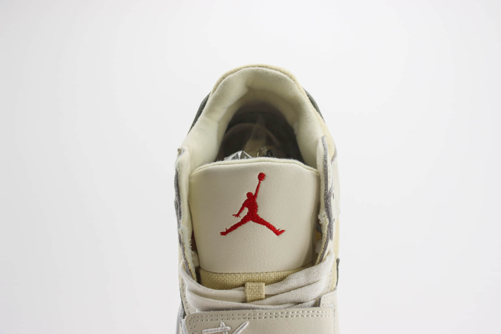 乔丹Travis Scott x Jordan Jumpman Cut The Check纯原版本敏感内容联名奶白灰倒钩复古篮球鞋 莆田AJ货源 货号：FZ8117-003