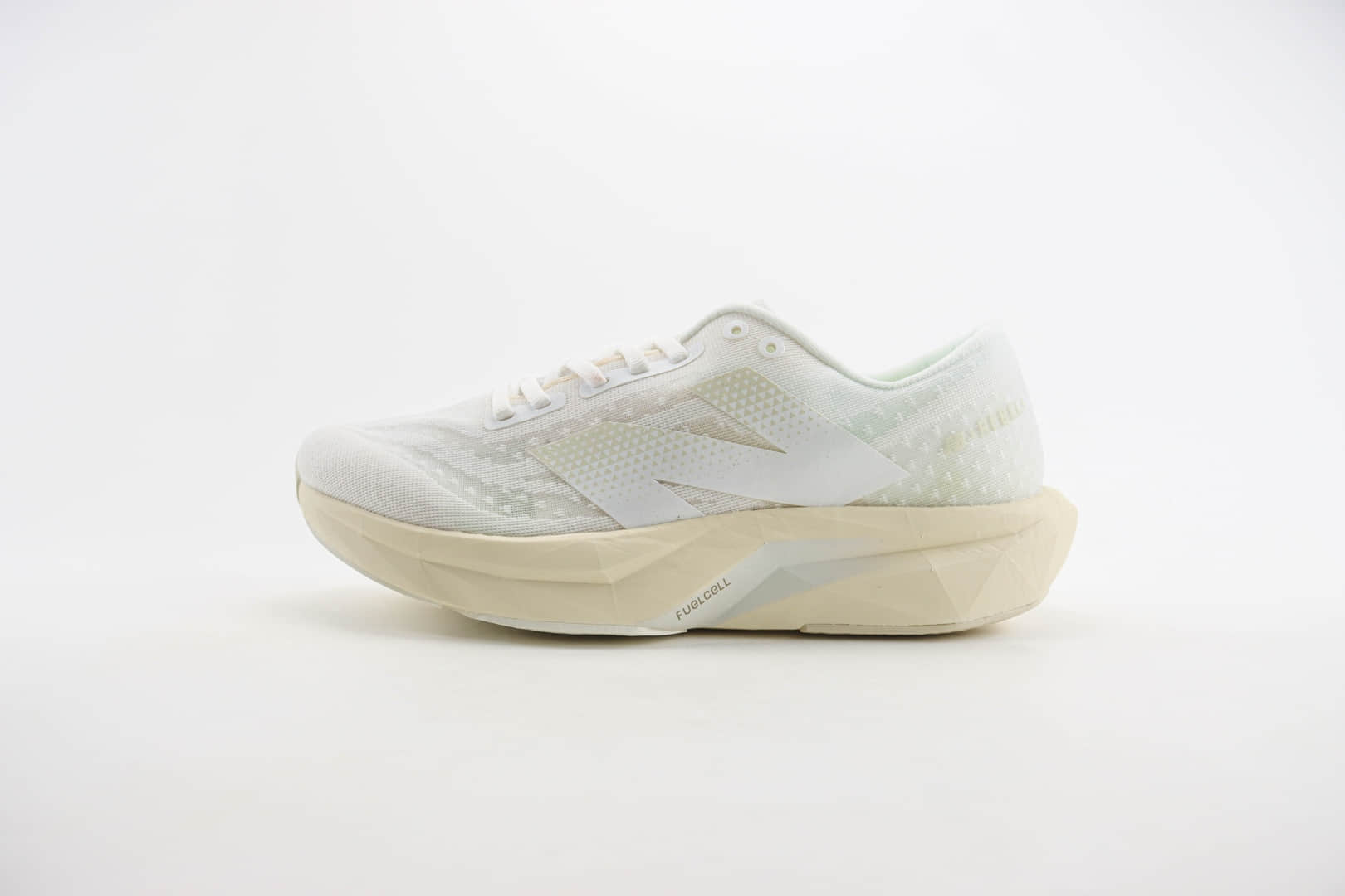 新百伦New Balance FuelCell Rebel V4纯原版本白色轻便跑步鞋 莆田新百伦货源 (ID:104818) - 图片1