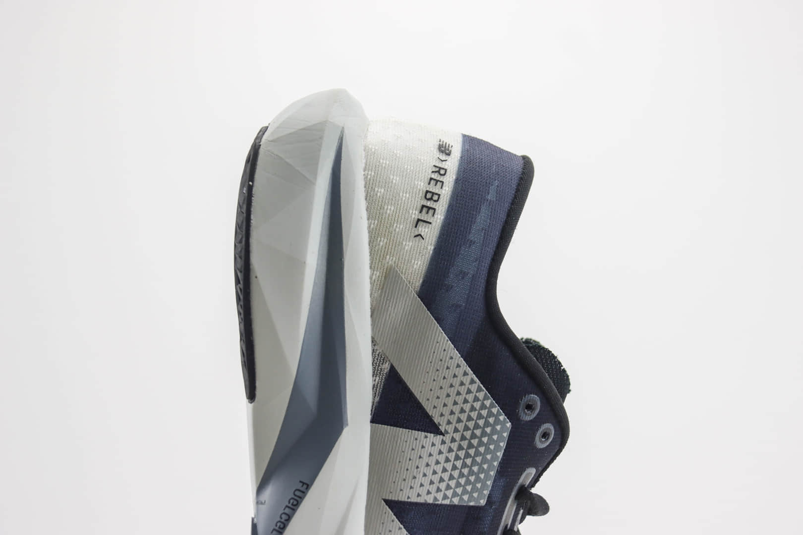 新百伦New Balance FuelCell Rebel V4纯原版本藏青色NB轻跑鞋 莆田新百伦货源 货号：MFCXLK4