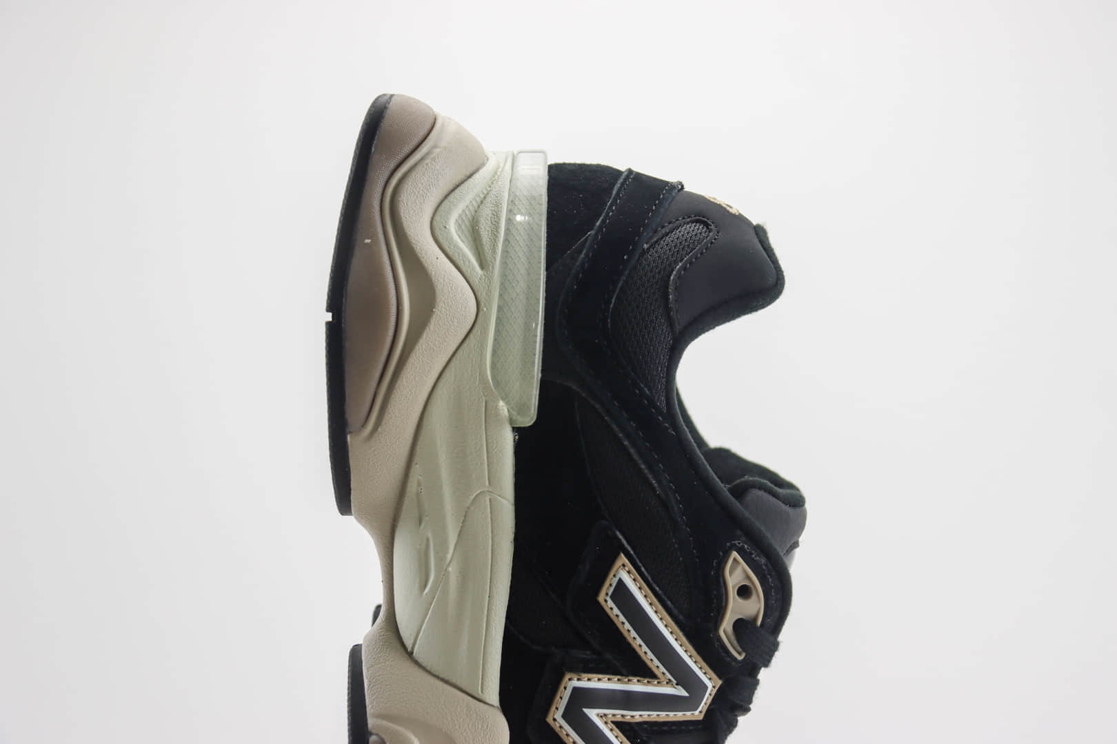新百伦New Balance 9060纯原版本黑色NB9060复古慢跑鞋 莆田新百伦货源 货号:U9060UBY