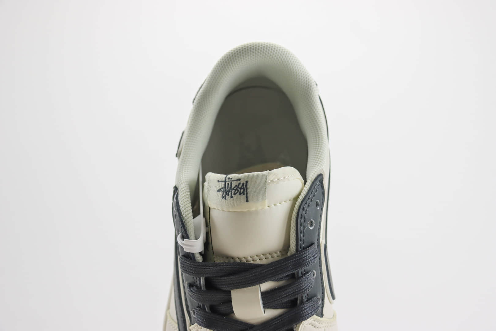 乔丹Stussy x Air Jordan 1 Low纯原版本斯图西联名AJ1米白黑低帮板鞋 莆田AJ货源 货号:DM6688-601