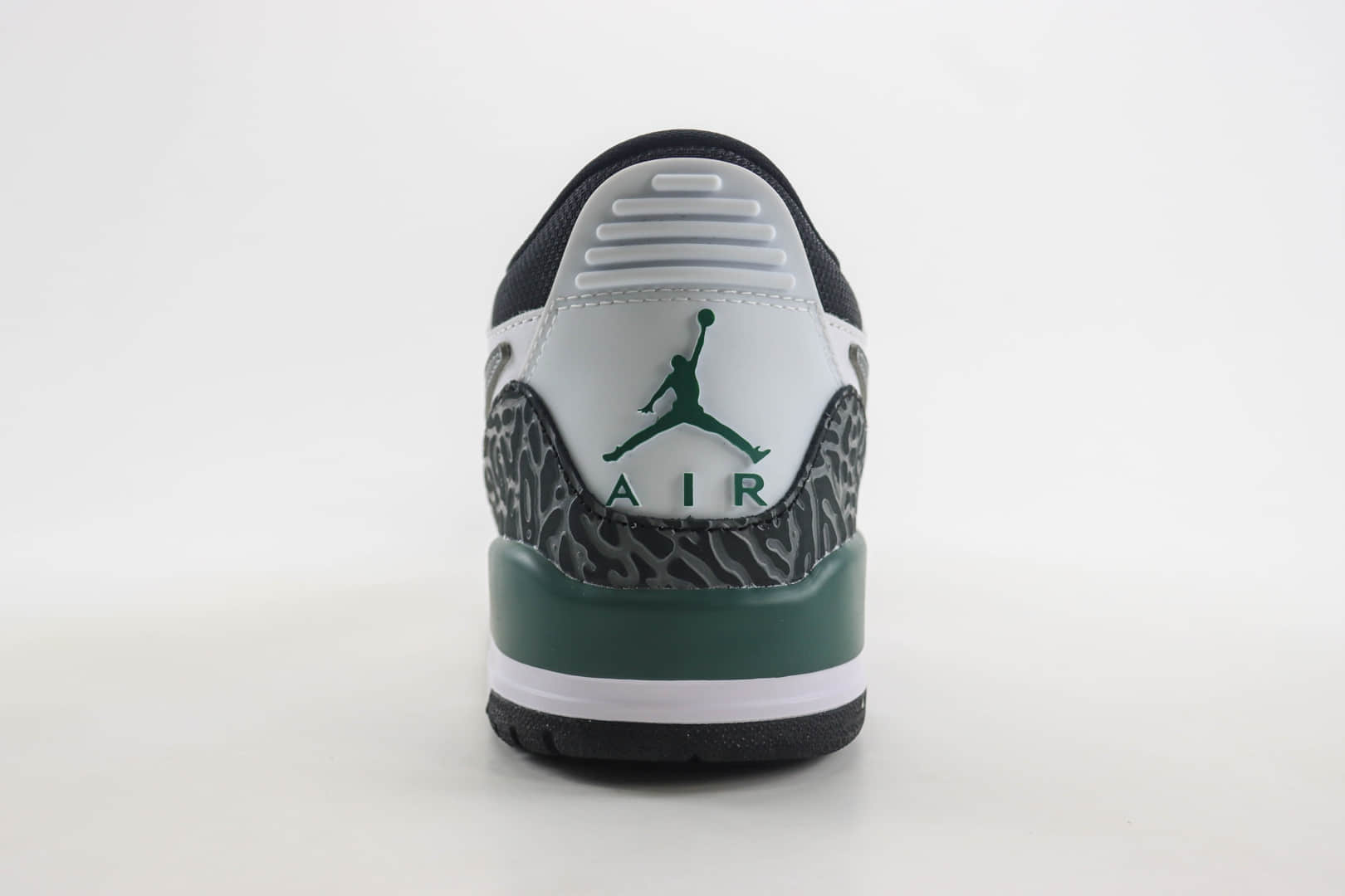 乔丹Air Jordan Legacy 312 Low纯原版本黑白绿AJ312三合一篮球鞋 莆田AJ货源 货号：敏感内容7069-131