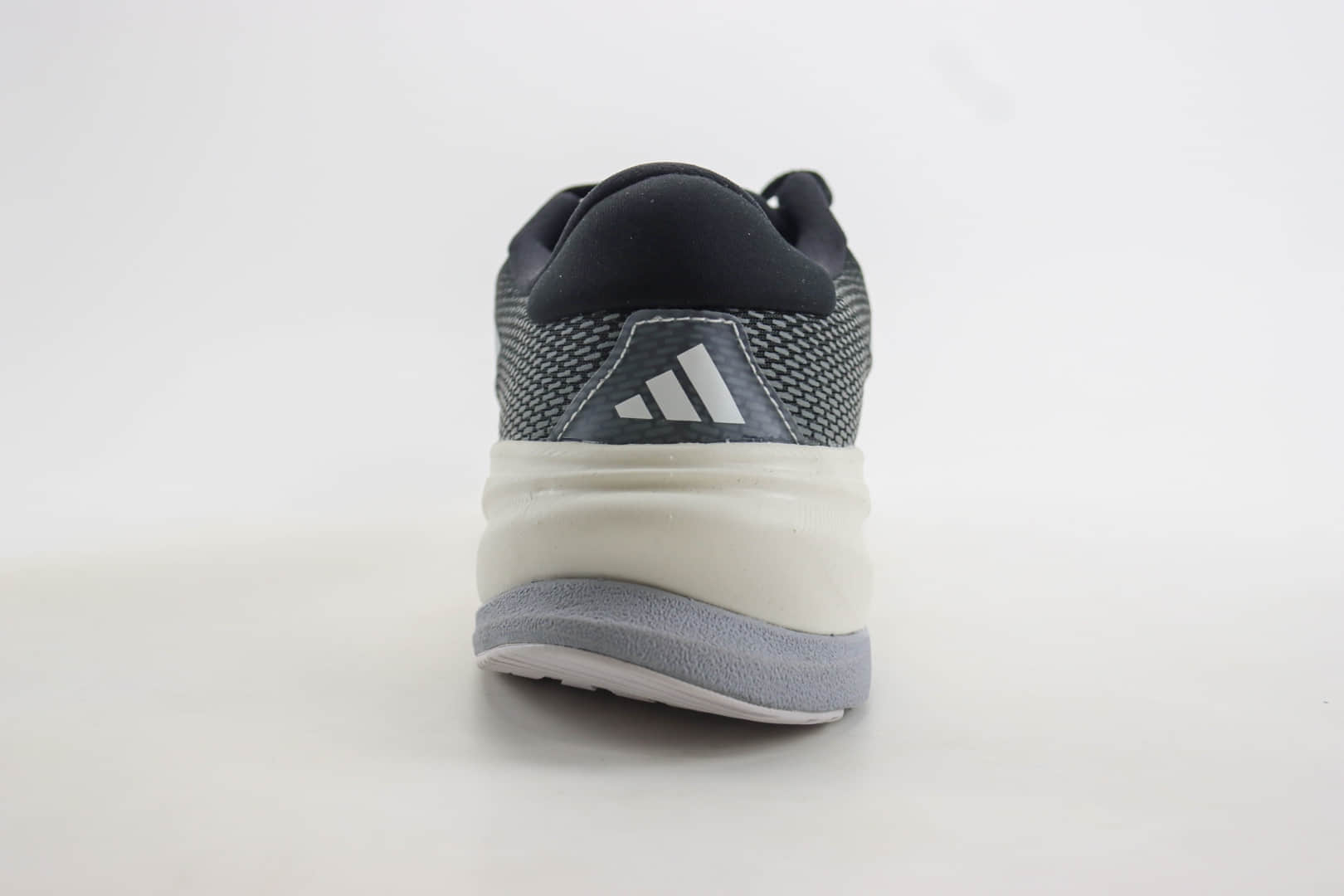 阿迪达斯Adidas Supernova Rise纯原版本黑白灰色慢跑鞋 莆田阿迪达斯货源 货号:IG5837 阿迪达斯Adidas Supernova Rise纯原版本黑白灰色慢跑鞋 莆田阿迪达斯货源 货号:IG5837