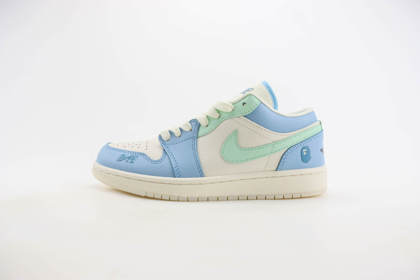 乔丹Air Jordan AJ1 Low X BAPE纯原版本猿人头联名款低帮AJ1板鞋 莆田AJ货源 货号:JJ8688-006 乔丹Air Jordan AJ1 Low X BAPE纯原版本猿人头联名款低帮AJ1板鞋 莆田AJ货源 货号:JJ8688-006