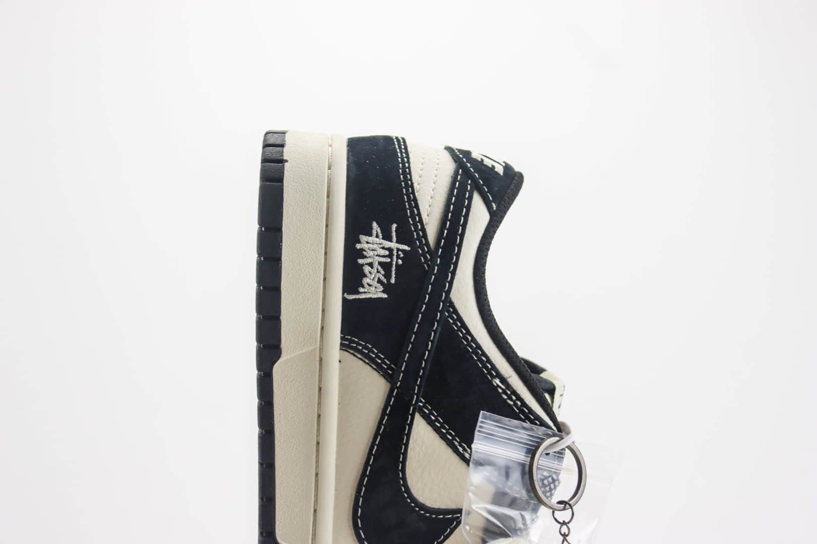 耐克Stussy x Nike SB Dunk Low纯原版本斯图西联名SB Dunk米黑色低帮滑板板鞋 莆田耐克工厂 货号:BB9898-008