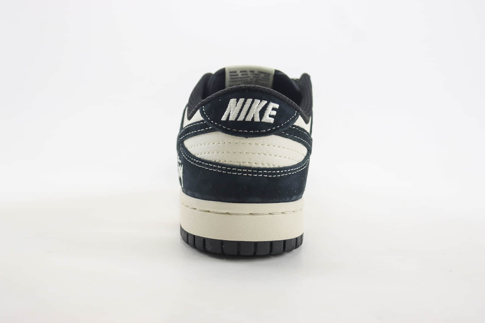 耐克Stussy x Nike SB Dunk Low纯原版本斯图西联名SB Dunk米黑色低帮滑板板鞋 莆田耐克工厂 货号:BB9898-008