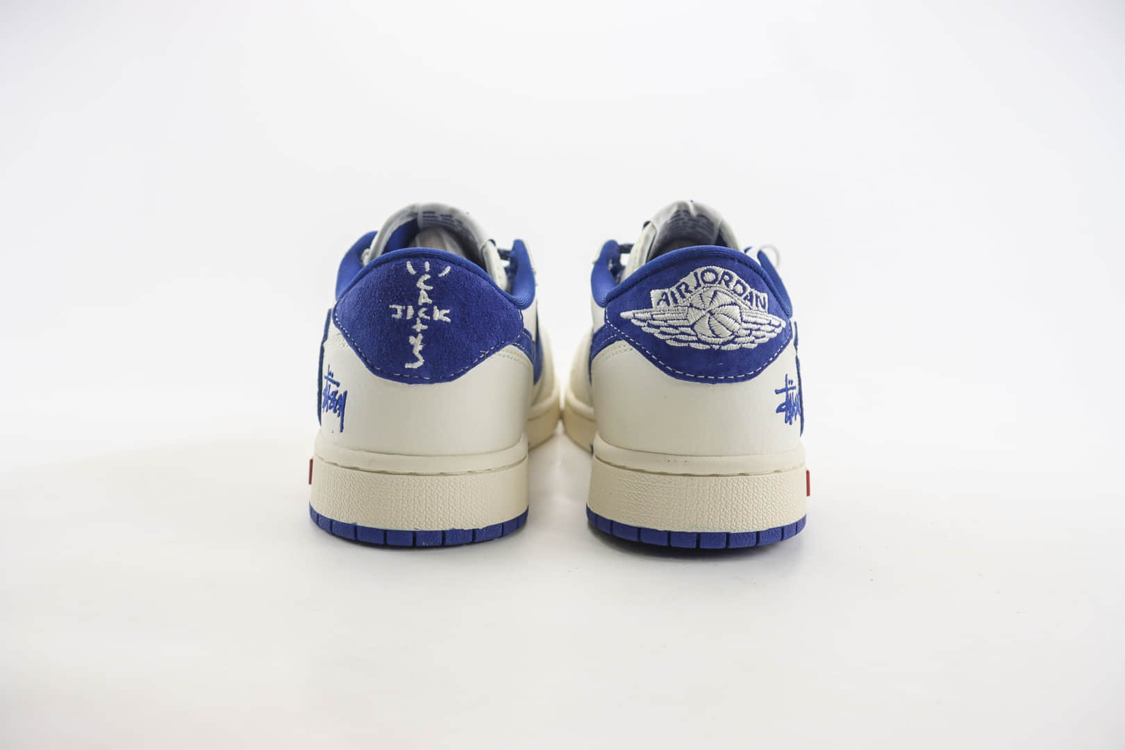 乔丹Stussy x Supreme x Air Jordan 1 Low纯原版本斯图西联名AJ1白蓝翻毛勾板鞋 莆田AJ货源 货号:SJ2068-127