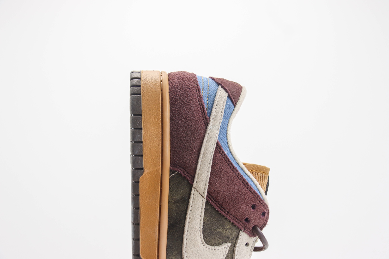 耐克Nike SB Dunk Low纯原版本低帮SB Dunk米灰棕拼接麂皮滑板板鞋 莆田耐克货源 货号:HQ3459-212