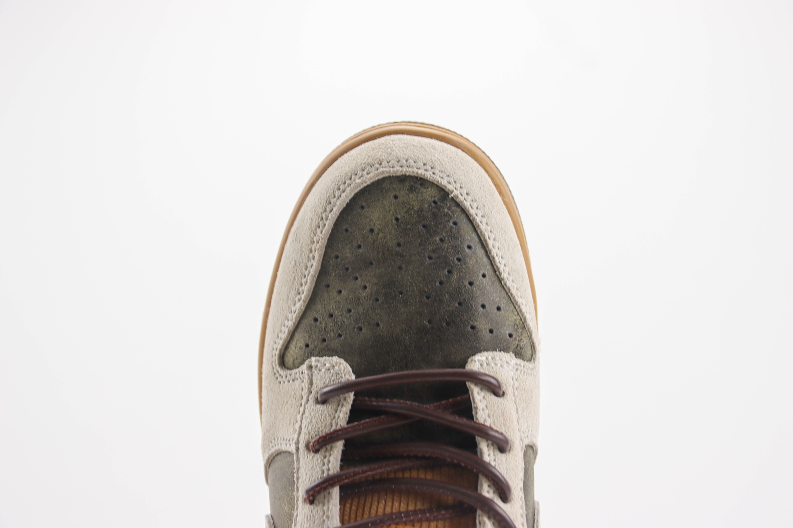 耐克Nike SB Dunk Low纯原版本低帮SB Dunk米灰棕拼接麂皮滑板板鞋 莆田耐克货源 货号:HQ3459-212