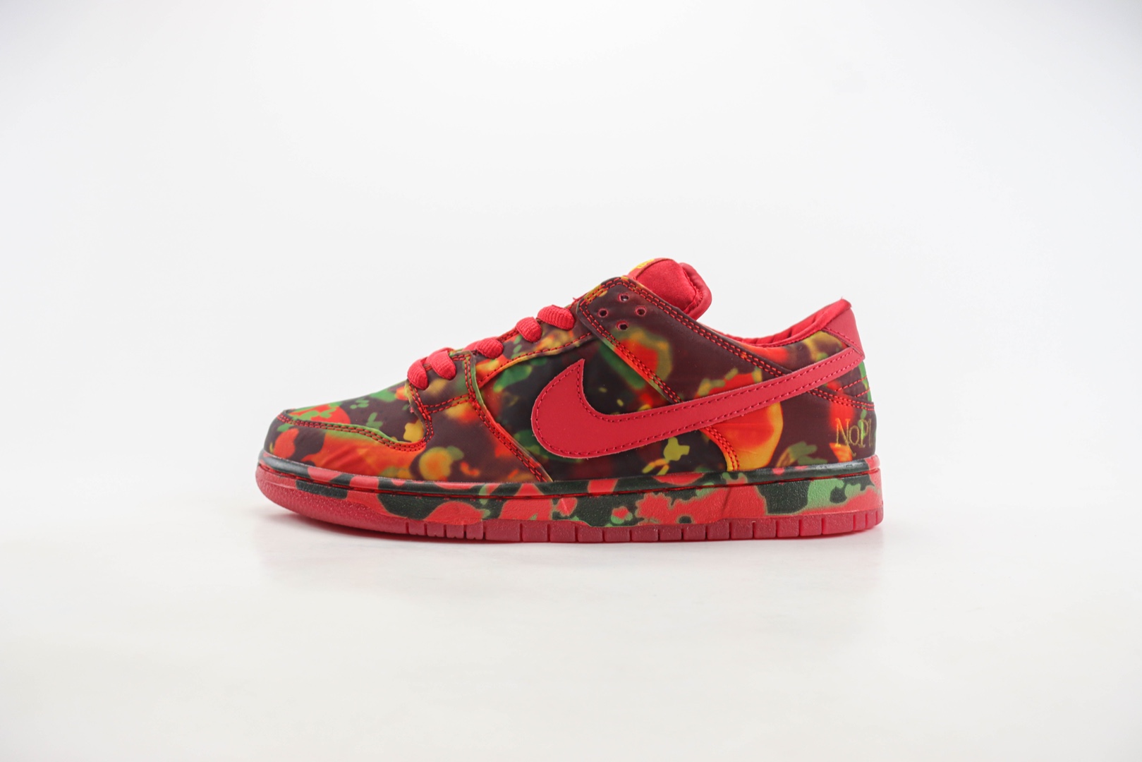 耐克The Wizard of Oz x Nike SB Dunk Low纯原版本低帮SB Dunk迷彩红花卉撕撕乐滑板板鞋 莆田天花板Dunk (ID:107371) - 图片1