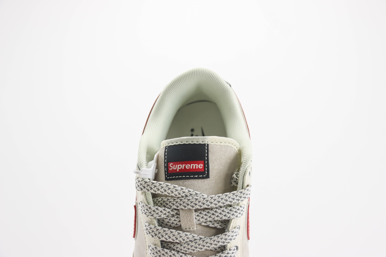 耐克Nike SB Dunk Low纯原版本低帮SB Dunk白灰Hello Kitty凯蒂猫滑板板鞋 莆田天花板Dunk 货号:XY1688-018