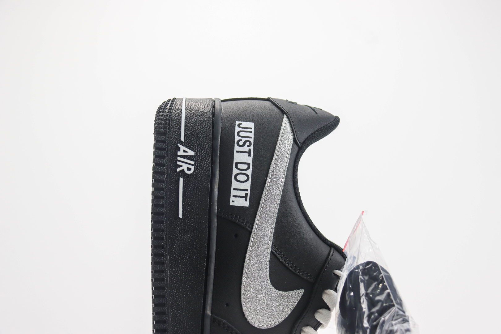 耐克Nike Air Force 1纯原版本空军一号AF1黑色闪银勾休闲板鞋 莆田天花板AF1 货号:CW2288-023