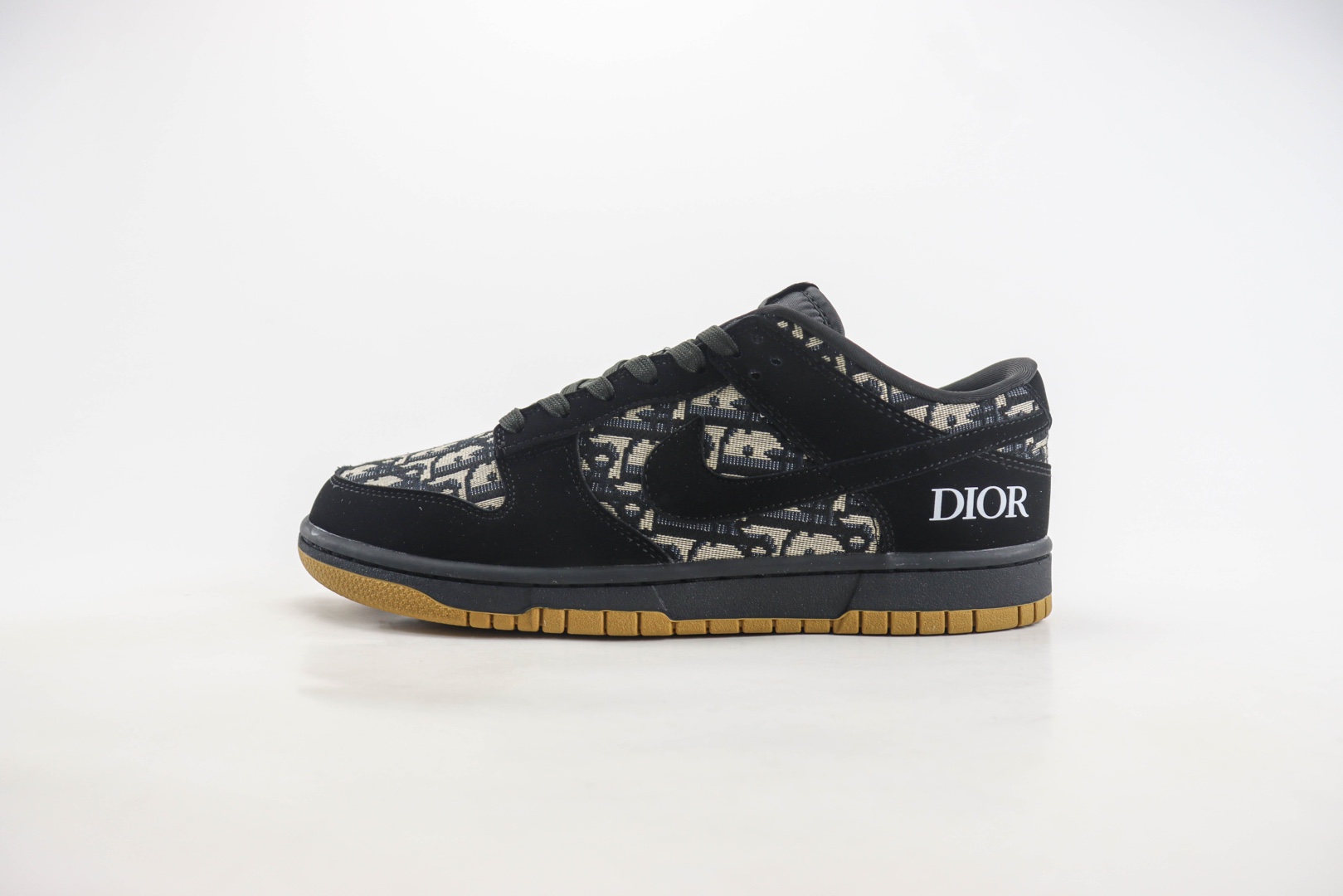 耐克Dior x Nike SB Dunk Low纯原版本低帮SB Dunk黑麂皮迪奥联名板鞋 莆田天花板Dunk (ID:107498) - 图片1