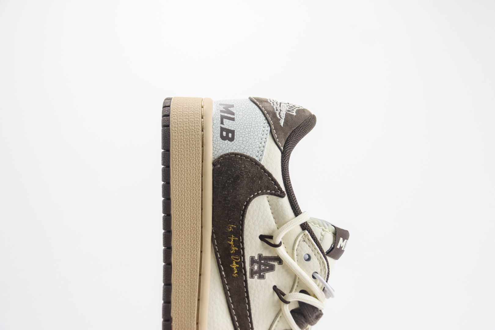乔丹MLB x Air Jordan 1 Low纯原版本低帮AJ1深棕抽绳MLB联名LA倒钩低帮板鞋 莆田AJ货源 货号:XS3186-204