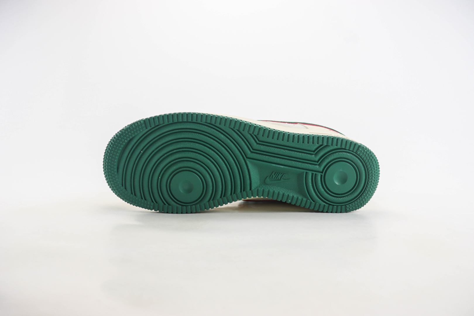 耐克Nike Air Force 1'07 Low“Christmas”纯原版本空军一号AF1圣诞节限定低帮休闲运动板鞋 莆田耐克工厂 货号:DF0188-034