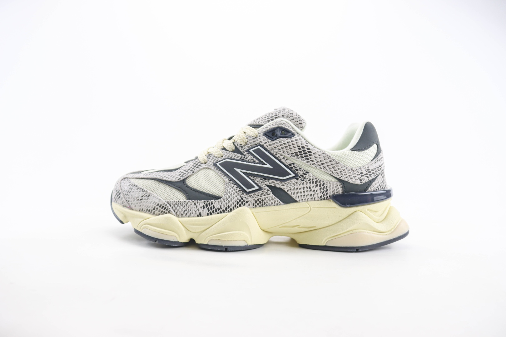 新百伦New Balance 9060纯原版本NB9060蛇年限定复古运动慢跑鞋 莆田复刻鞋货源 (ID:107668) - 图片1