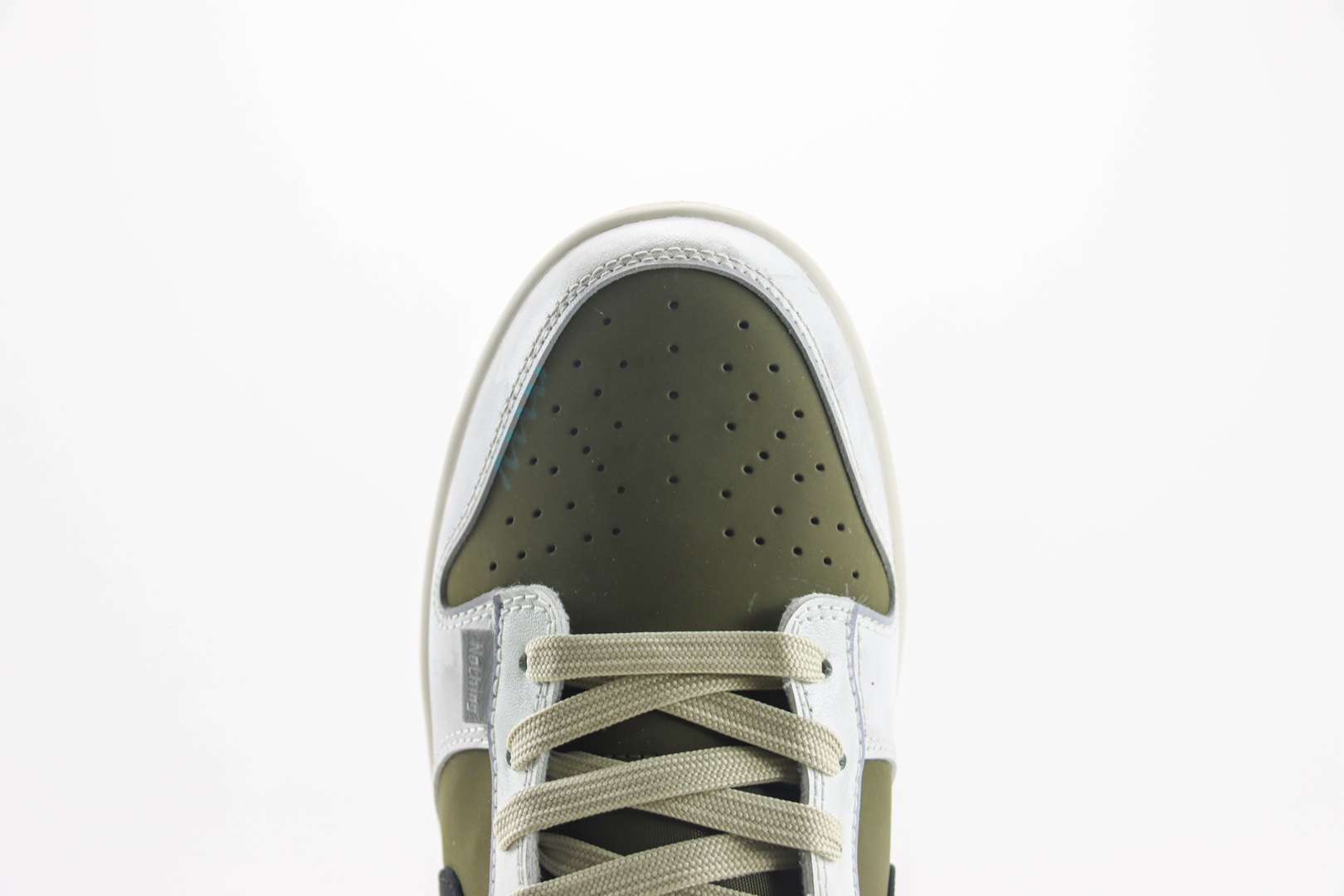 耐克Nike SB Dunk Low纯原版本低帮SB Dunk匿名玩家404军绿白黑休闲板鞋 莆田耐克货源 货号：GW1220-010